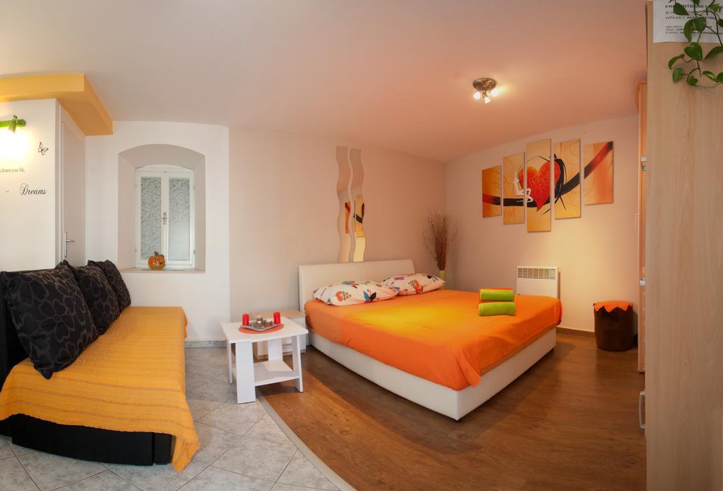 Paradise Apartment With Big Sunny Terrace In The Old Town, Few Meters From The Sea & Riva Promenade Split Oda fotoğraf