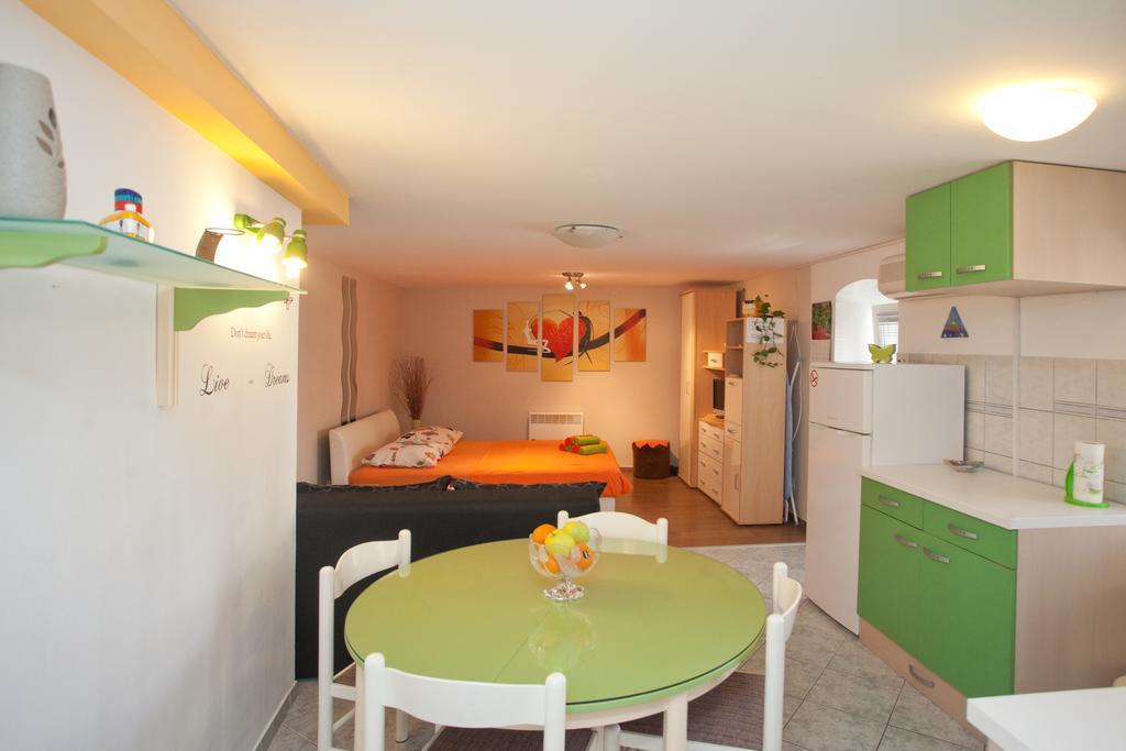 Paradise Apartment With Big Sunny Terrace In The Old Town, Few Meters From The Sea & Riva Promenade Split Oda fotoğraf